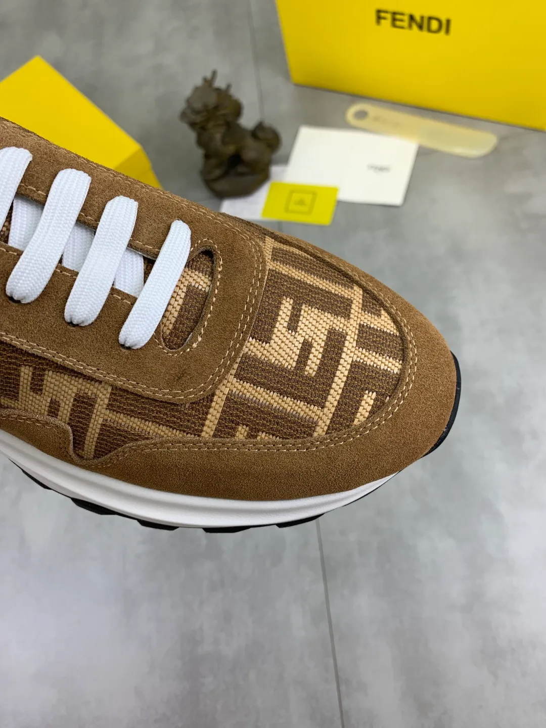 ​Men's shoes 💰P440 💰【New】Little monster 🆘 New FENDI 🕶️🕶️Simple routing effect, showing an elegant and cool driving shoe 🎬Using imported calfskin + first-layer pigskin lining🐂Excellent material🎬Detailed workmanship 🤗Comfortable foot feel➰➰. ​Pair it with any outfit to show your taste and temperament, low-key luxury ♻️Design ​simple and elegant ​noble and fashionable 🍃​Very loved and favored by trendy men 💓❤️Size: 38-44 (45 customized) 3️⃣ colors available